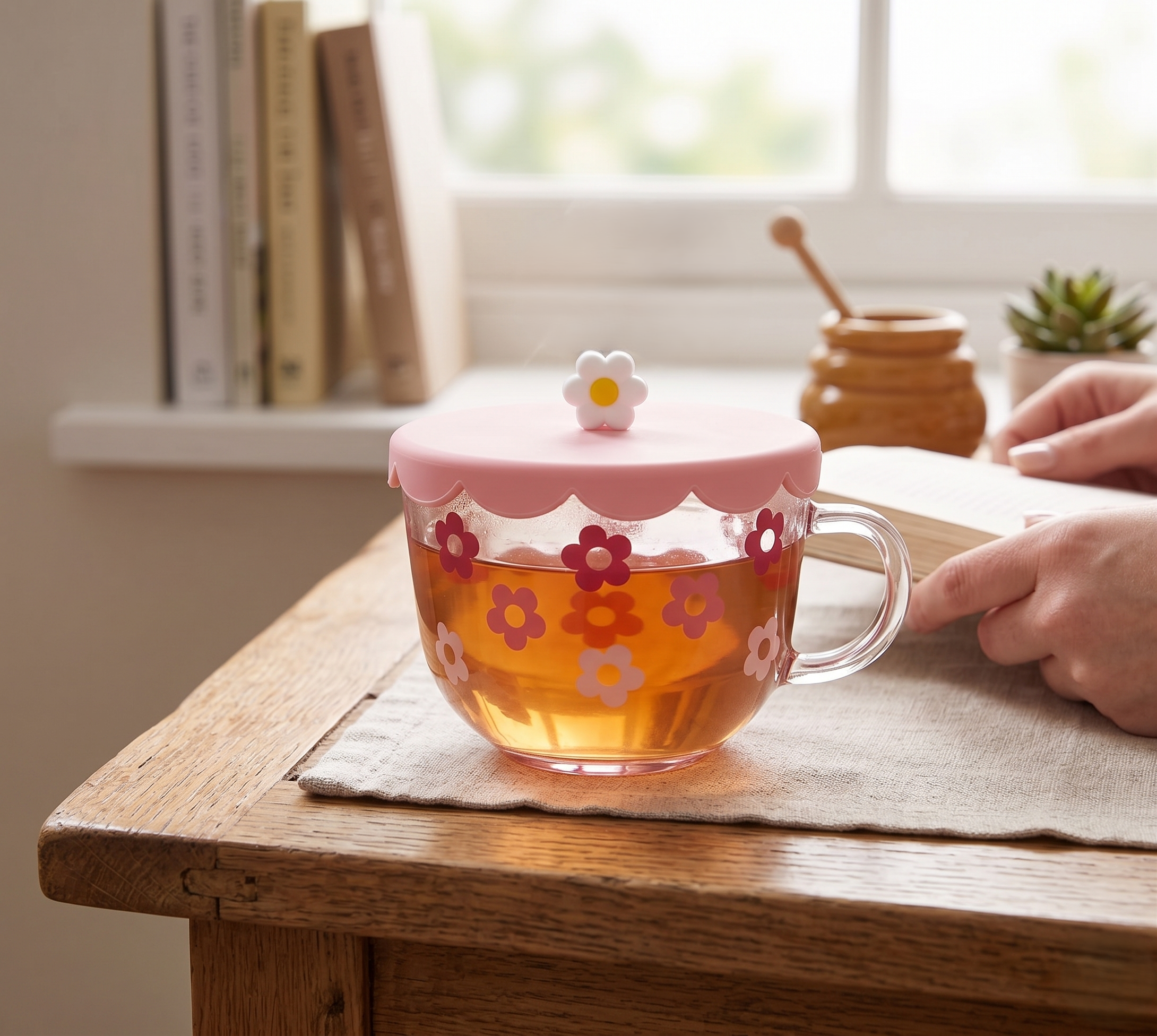 Pink Daisy Tea Cup - Glass Mug with Silicone Lid